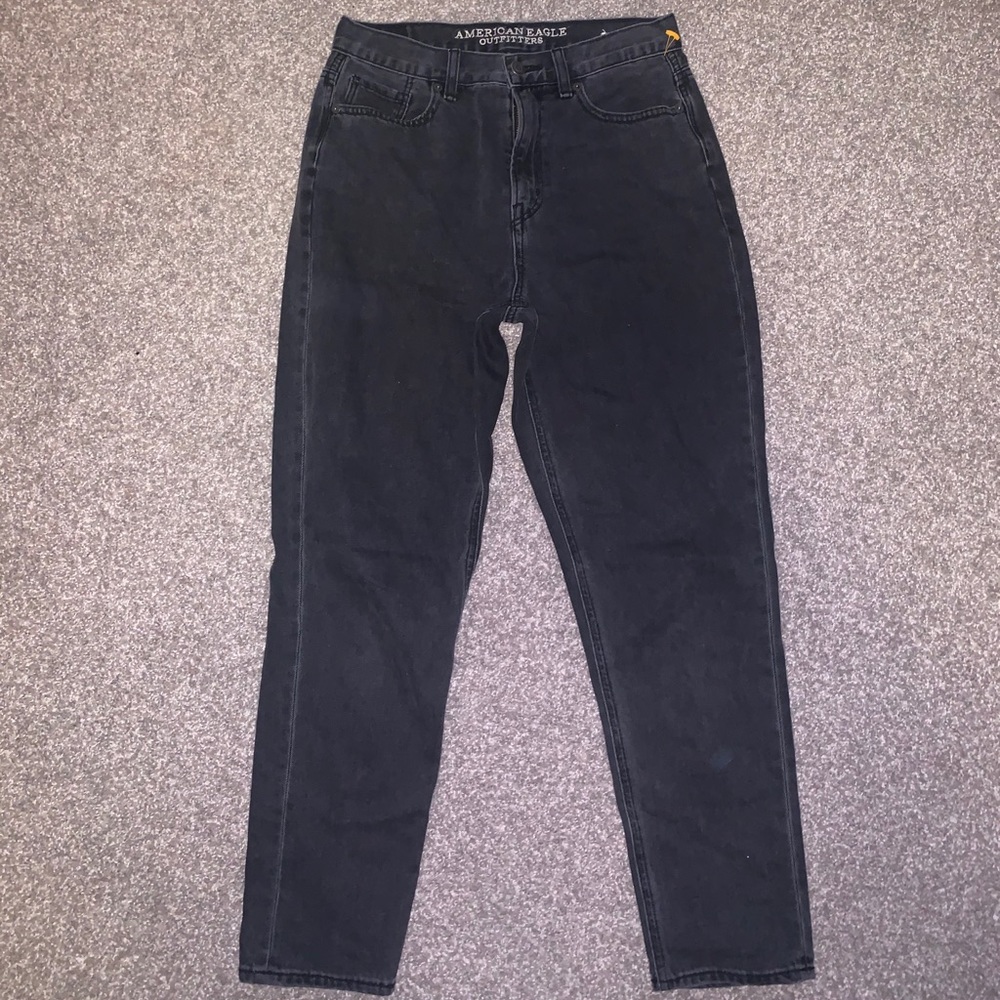 American Eagle mom jean